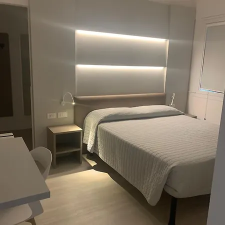 Maxim Hotel