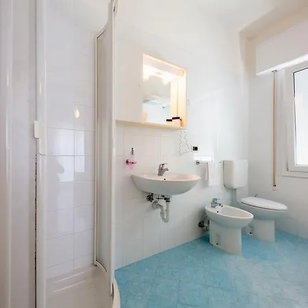 Maxim Hotel 3*